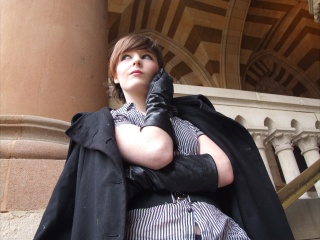 girl-leather-gloves-leather-boots-leather-jacket