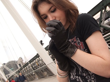 Ruth-girl-leather-gloves