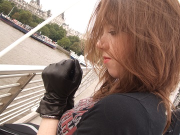 Ruth-girl-leather-gloves