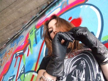 Ruth-girl-leather-gloves