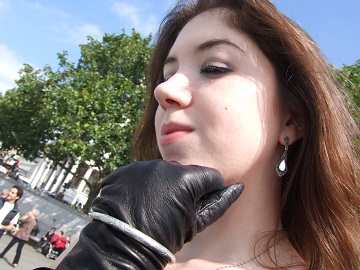 Ruth-girl-leather-gloves