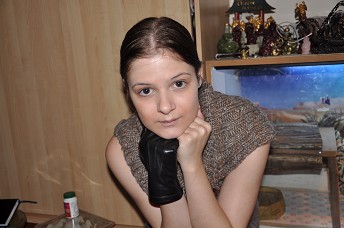 Beccy-girl-leather-gloves