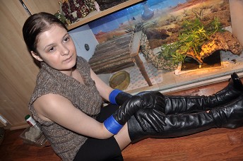 Beccy-girl-leather-gloves