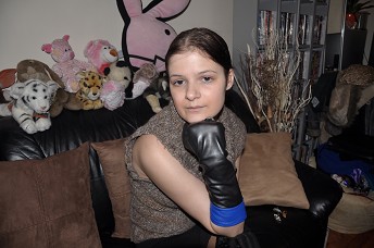 Beccy-girl-leather-gloves