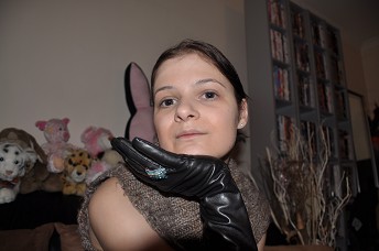 Beccy-girl-leather-gloves