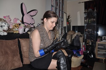 Beccy-girl-leather-gloves