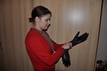 Beccy-girl-leather-gloves