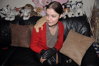 Beccy-girl-leather-gloves