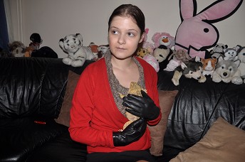 Beccy-girl-leather-gloves