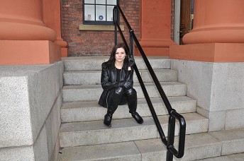 girls-in-leather-boots-and-leather-gloves